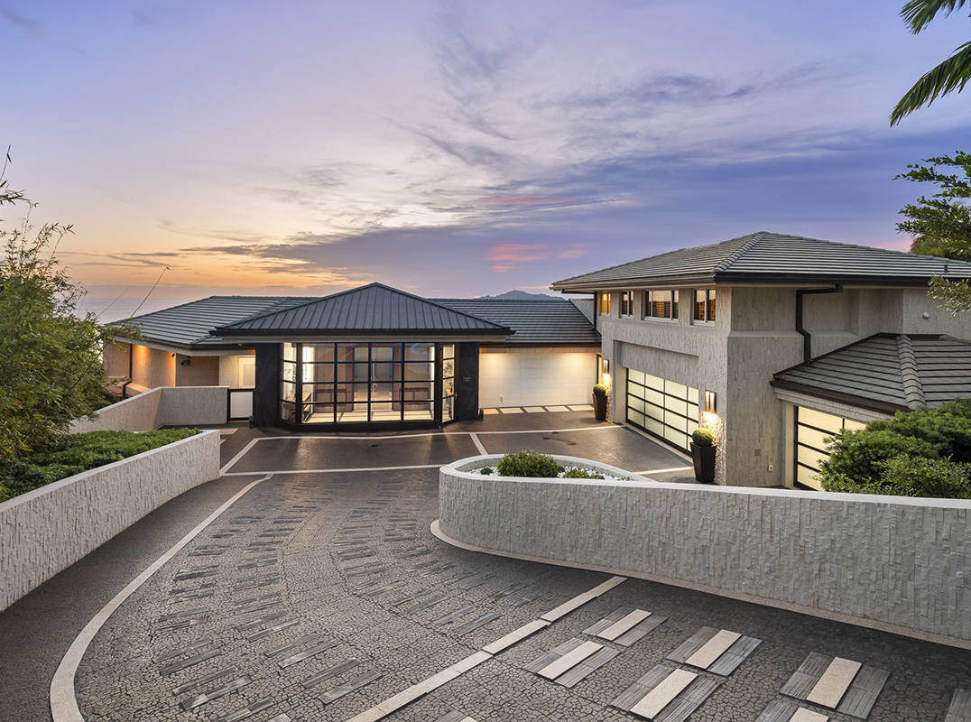 Elevated Living in Hawaii Loa Ridge